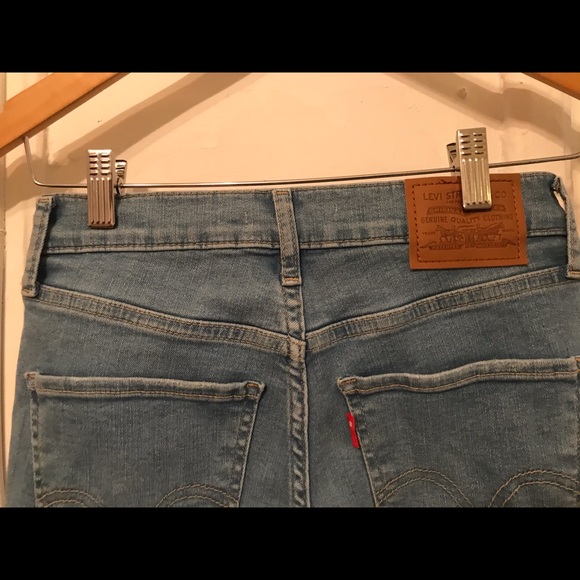 Mile high light blue Levi’s - Picture 2 of 3